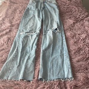 Zara light wash denim jeans